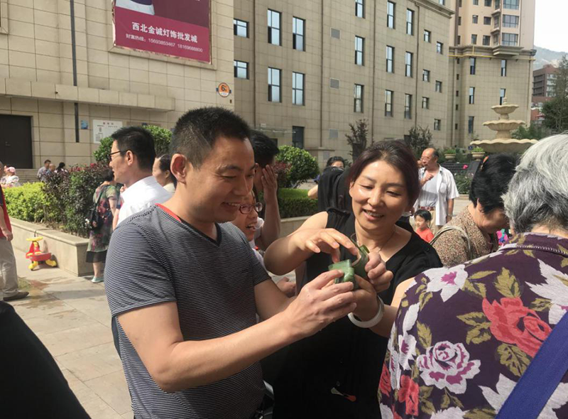 黨群團(tuán)結(jié)一家親 “粽”享瑞景溫情端午