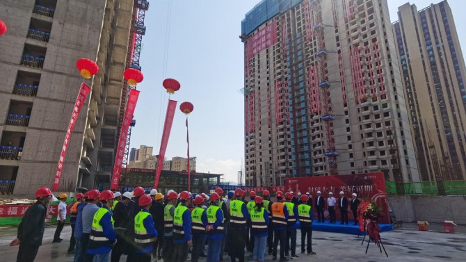 封頂大吉 美好可期--臨夏百酈天香項(xiàng)目7#、9#樓主體順利封頂