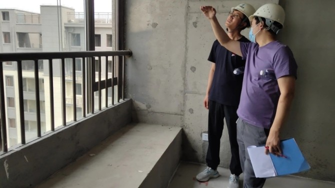 【“三抓三促”在行動(dòng)】炎夏擔(dān)使命，齊心保交樓