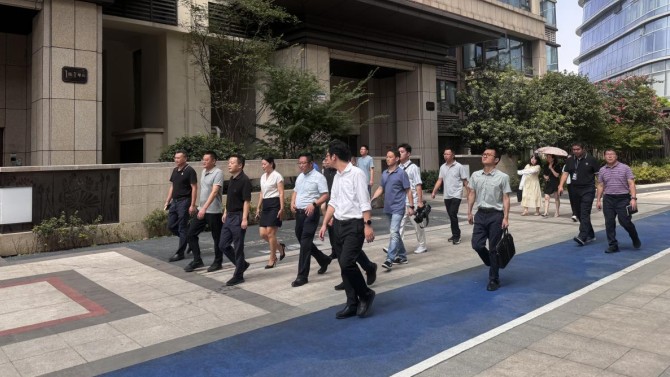 新都區(qū)領(lǐng)導(dǎo)帶隊督導(dǎo)檢查百酈錦城項目安全生產(chǎn)工作